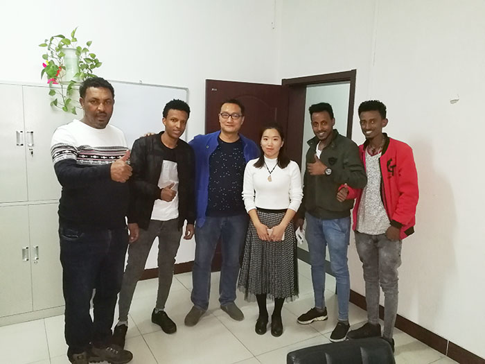 济南榴莲视频黄色片国外客户到厂验收试验机设备